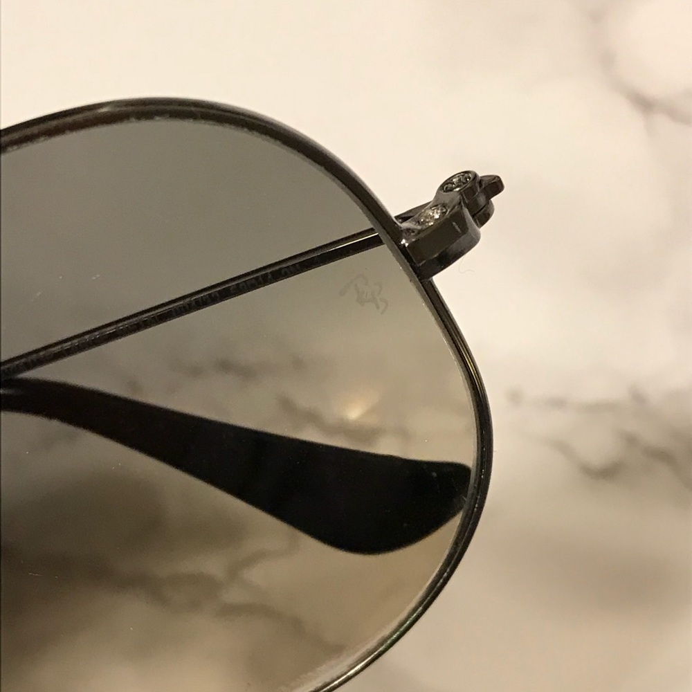 Authentic Ray-Ban Aviator Sunglasses 🕶 - Picture 8 of 8